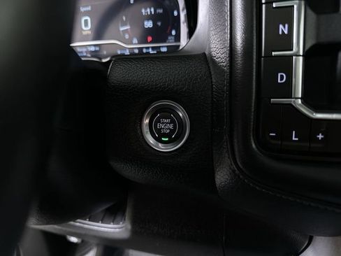 Used 2024 GMC Yukon Denali RWD image 17