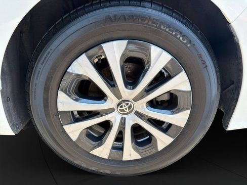 Used 2021 Toyota Prius Prime LE FWD image 22