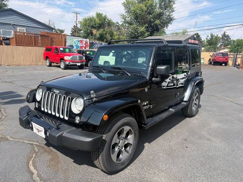 Used 2017 Jeep Wrangler Unlimited Sahara AWD/4WD image 2