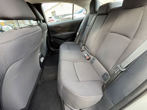 Used 2025 Toyota Corolla LE image 23