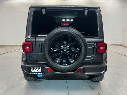 Used 2021 Jeep Wrangler Unlimited Sahara AWD/4WD image 5