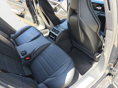 Used 2025 Porsche Panamera RWD image 13