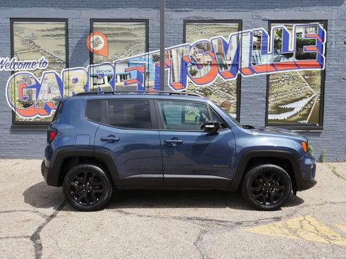 Used 2022 Jeep Renegade Altitude w/ Convenience Group AWD/4WD image 30