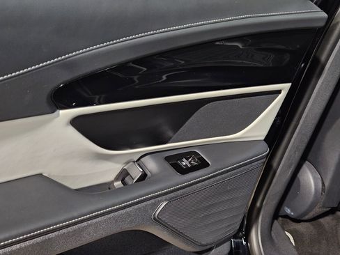 Used 2024 Lincoln Nautilus Reserve image 33