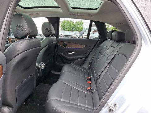Used 2022 Mercedes-Benz GLC 300 4MATIC w/ Multimedia Package Lite image 10