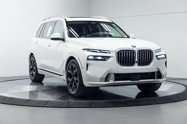 Used 2026 BMW X7 xDrive40i AWD/4WD image 4