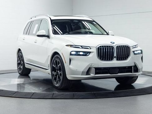 Used 2026 BMW X7 xDrive40i AWD/4WD image 4