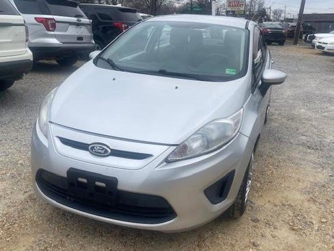 Used 2013 Ford Fiesta S image 2