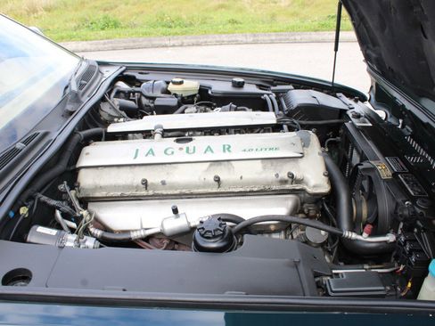 Used 1997 Jaguar XJ6 image 14