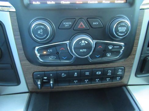Used 2018 RAM 2500 Laramie w/ Snow Chief Group AWD/4WD image 30