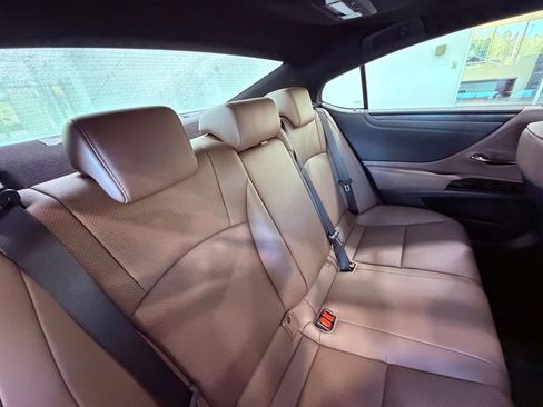 Certified 2024 Lexus ES 350 w/ Premium Package image 15