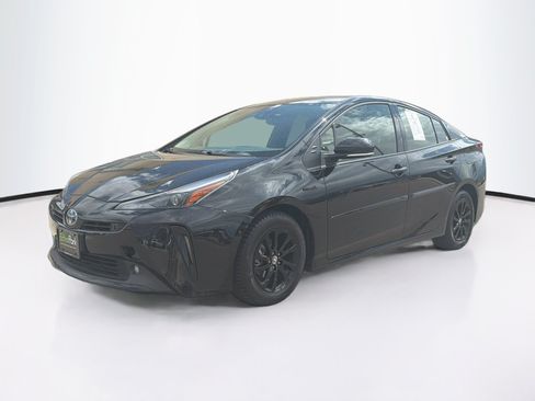 Used 2022 Toyota Prius AWD image 3