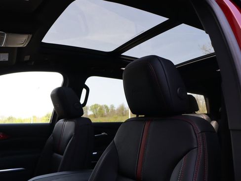 New 2026 Chevrolet Traverse RS AWD/4WD image 33