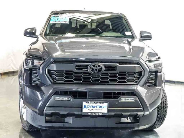 Used 2024 Toyota Tacoma SR5 AWD/4WD image 7