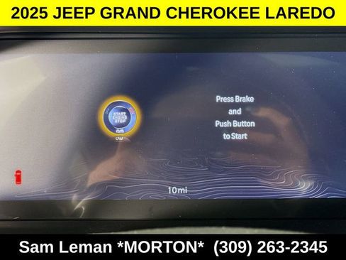 New 2025 Jeep Grand Cherokee Laredo image 12