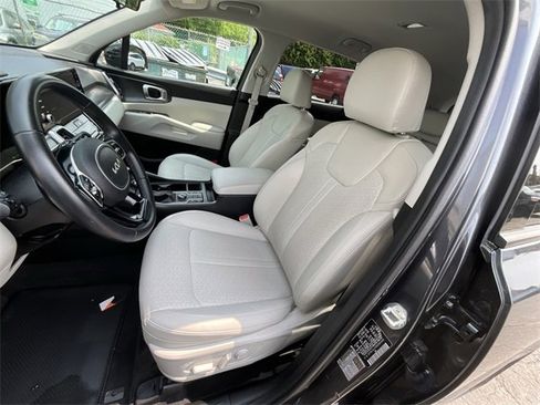 Used 2022 Kia Sorento S image 11