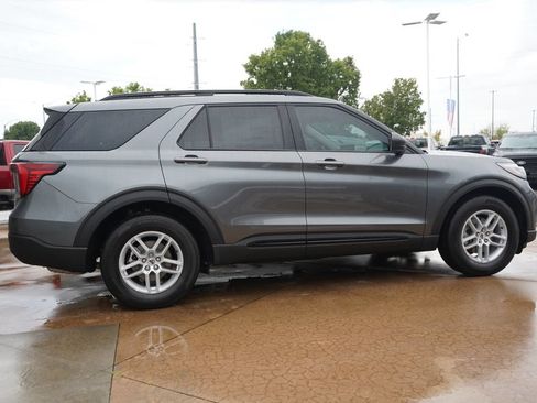 New 2026 Ford Explorer Active RWD image 10