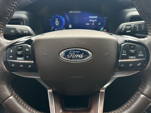 Used 2022 Ford Explorer King Ranch w/ Class IV Trailer Tow Package AWD/4WD image 24