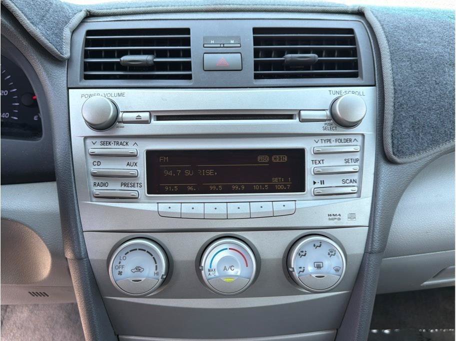 Used 2010 Toyota Camry LE FWD image 15