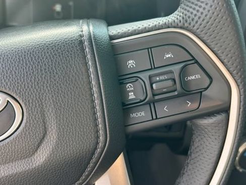 Used 2025 Toyota Tacoma SR5 w/ SR5 Upgrade Package AWD/4WD image 20
