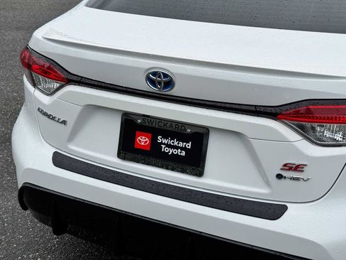 Used 2025 Toyota Corolla SE AWD/4WD image 14