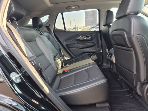 Used 2022 GMC Terrain SLT w/ Infotainment Package II AWD/4WD image 22