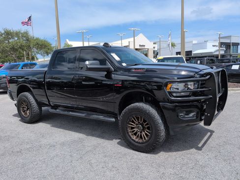Used 2022 RAM 2500 Big Horn w/ Night Edition AWD/4WD image 2