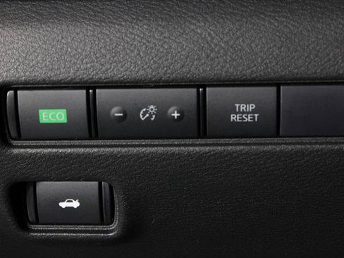 Certified 2024 Nissan Sentra SV FWD image 24