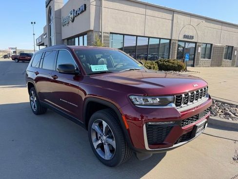 New 2026 Jeep Grand Cherokee L Limited AWD/4WD image 1