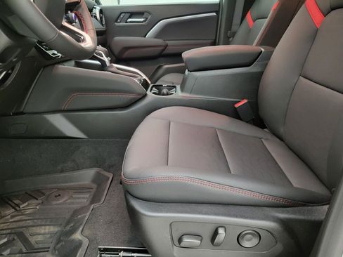 New 2026 Chevrolet Colorado Z71 w/ Technology Package image 3