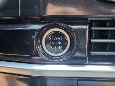 Used 2024 Nissan Pathfinder SV FWD image 31