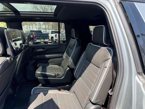 New 2025 GMC Yukon XL AT4 Ultimate image 9