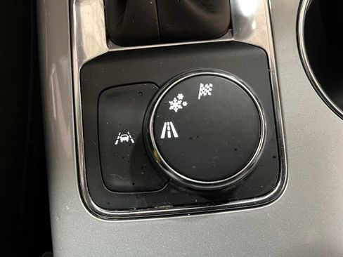 Used 2023 Chevrolet Blazer LT image 33