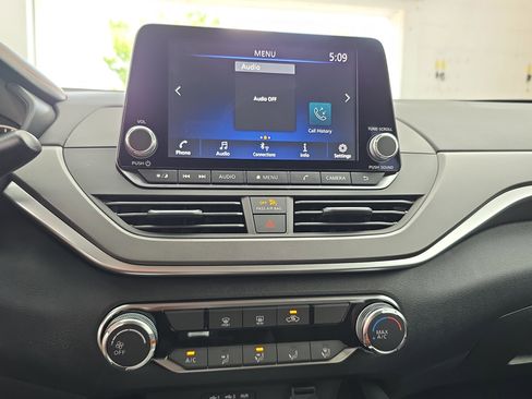 New 2025 Nissan Altima 2.5 SR image 19