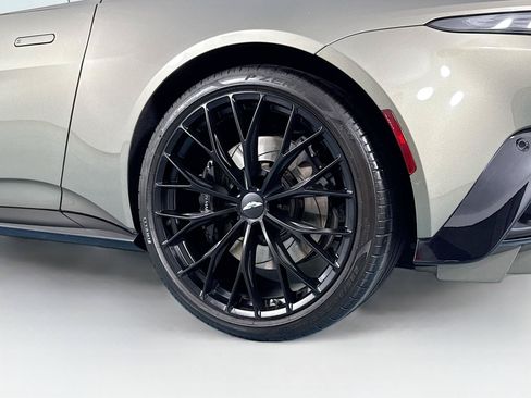 Used 2023 Aston Martin V8 Vantage Roadster RWD image 28