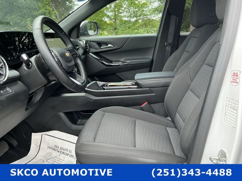 Used 2025 Chevrolet Equinox LT AWD/4WD image 11