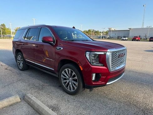 Used 2021 GMC Yukon Denali w/ Denali Premium Package AWD/4WD image 7