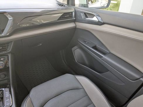 Used 2022 Volkswagen Taos SEL image 15