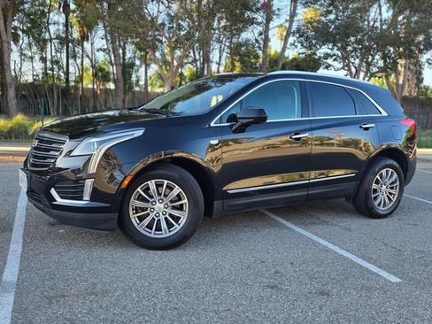 Used 2018 Cadillac XT5 Luxury w/ Driver Awareness Package FWD image 16