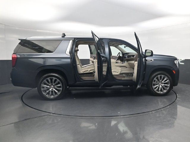Used 2021 GMC Yukon XL Denali w/ Denali Premium Package AWD/4WD image 41