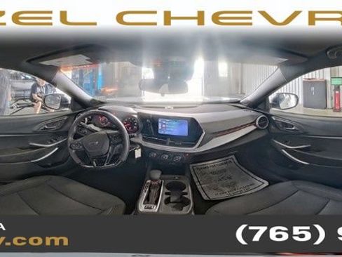 Used 2024 Chevrolet Trax RS FWD image 4