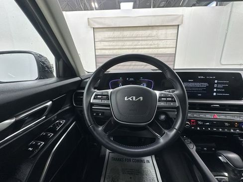 Used 2025 Kia Telluride S image 12