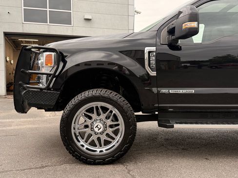 Used 2022 Ford F250 Lariat w/ Lariat Ultimate Package AWD/4WD image 9