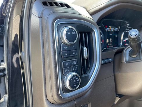 Used 2022 GMC Sierra 3500 Denali w/ Denali Ultimate Package AWD/4WD image 12