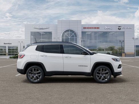 New 2026 Jeep Compass Limited w/ Sun, Sound & Navigation Group AWD/4WD image 23