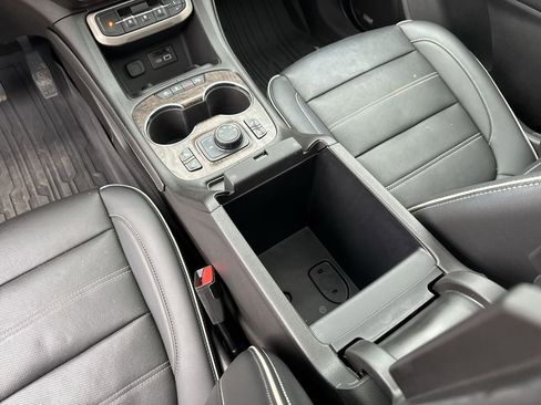 Certified 2023 GMC Acadia Denali w/ Denali Ultimate Package image 21