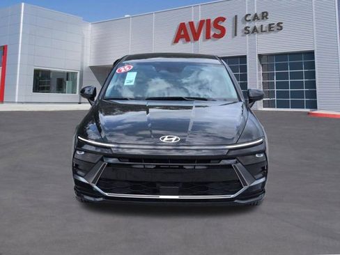 Used 2025 Hyundai Sonata SEL FWD image 2