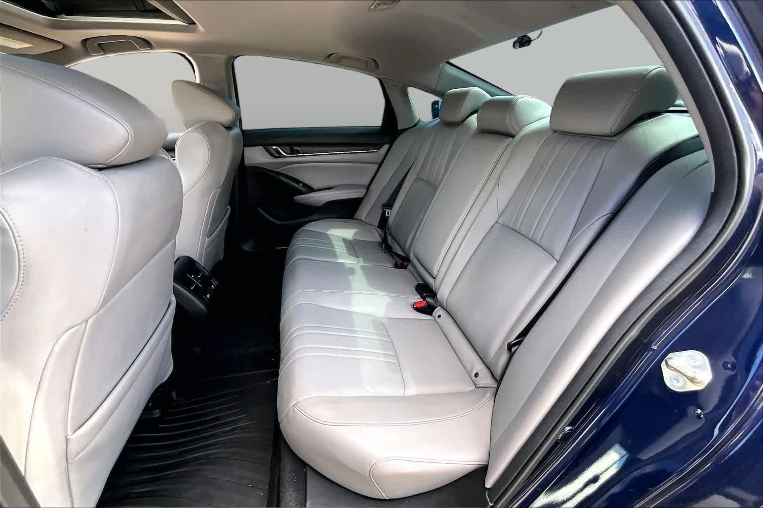 Used 2018 Honda Accord Touring image 20