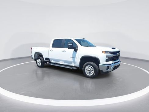 Used 2025 Chevrolet Silverado 2500 LT w/ Convenience Package AWD/4WD image 2