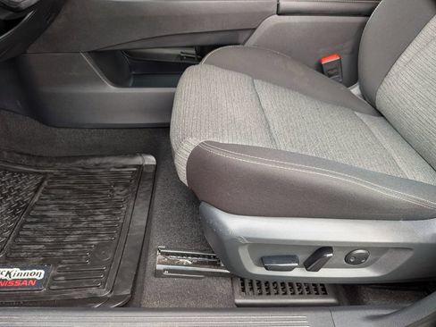 Used 2023 Nissan Rogue SV FWD image 15